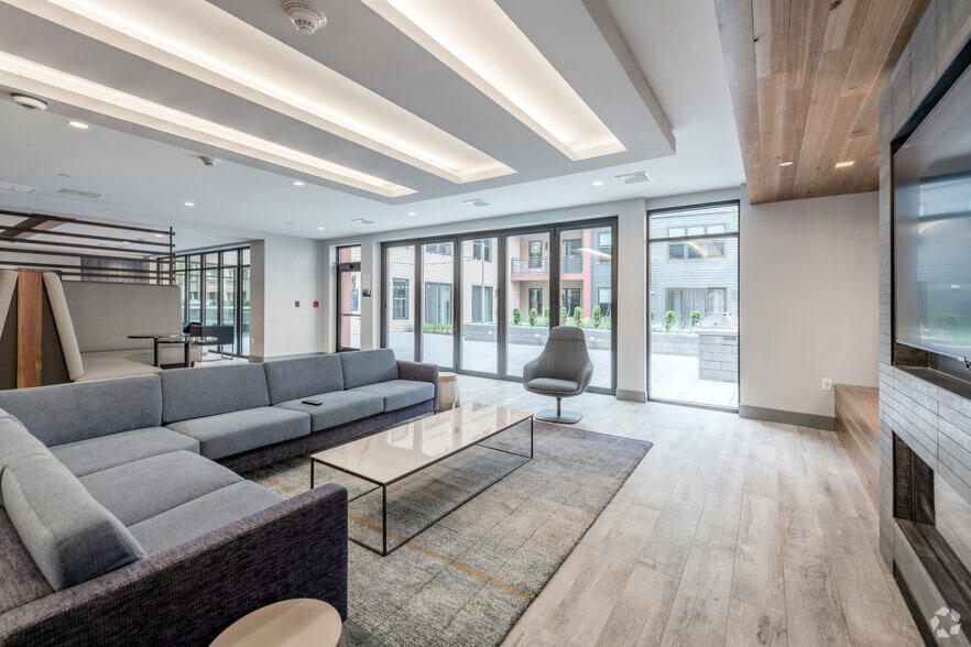 More Photos Of 100 Mathewson St, Providence Apartments For Lease