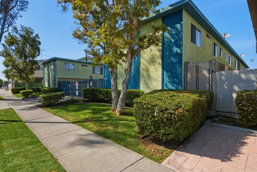 More Photos Of 1651-1655 W 206th St, Torrance Apartments For Sale