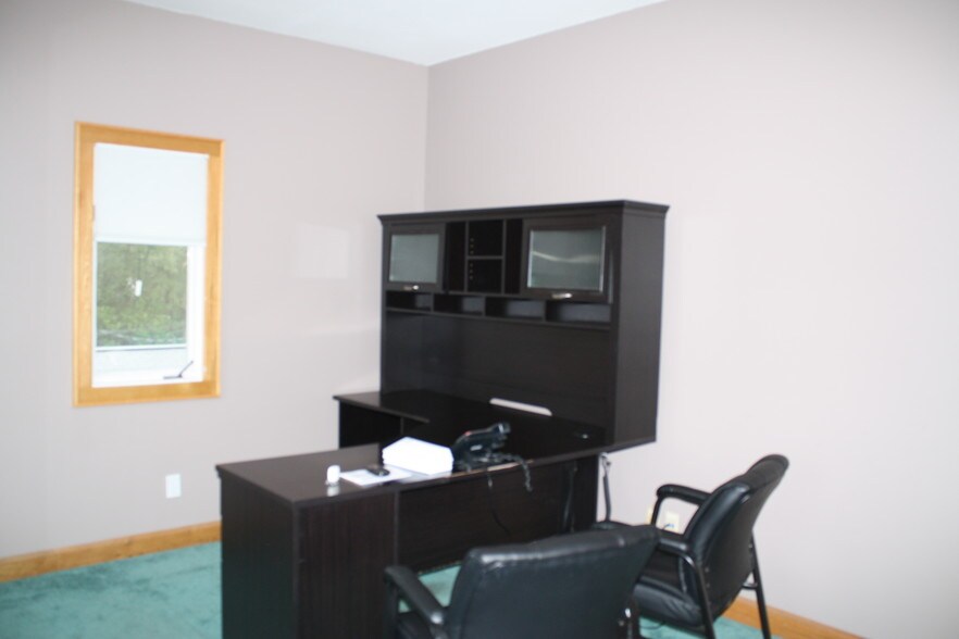 More Photos Of 6110 N Port Washington Rd, Milwaukee Office For Lease