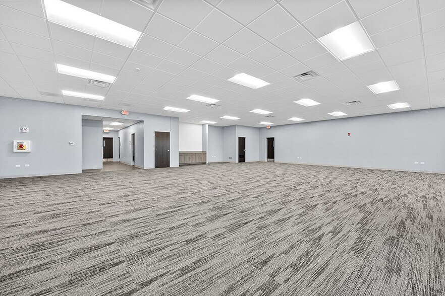 More Photos Of 8701 W 53rd St, McCook Industrial For Sale