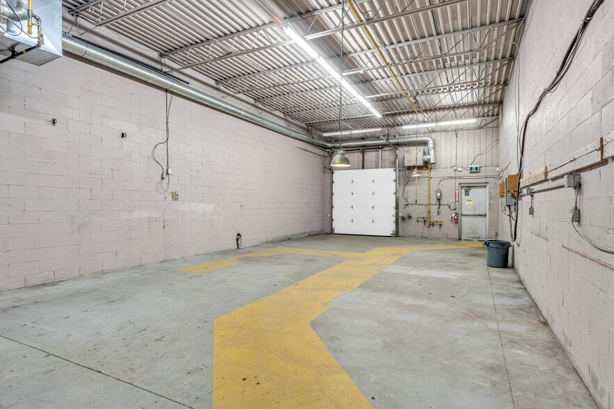 More Photos Of 2710 Lancaster Rd, Ottawa Warehouse For Sale