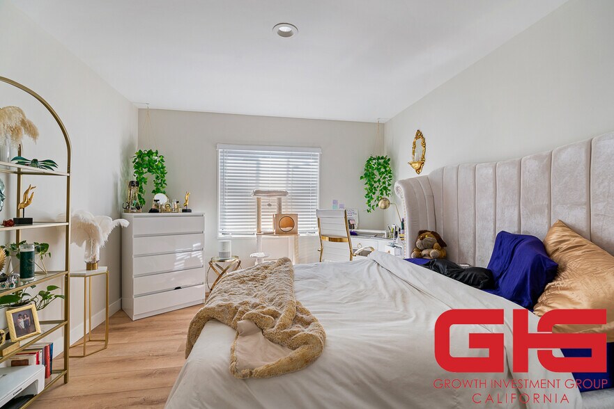 More Photos Of 239 S Madison Ave, Pasadena Apartments For Sale