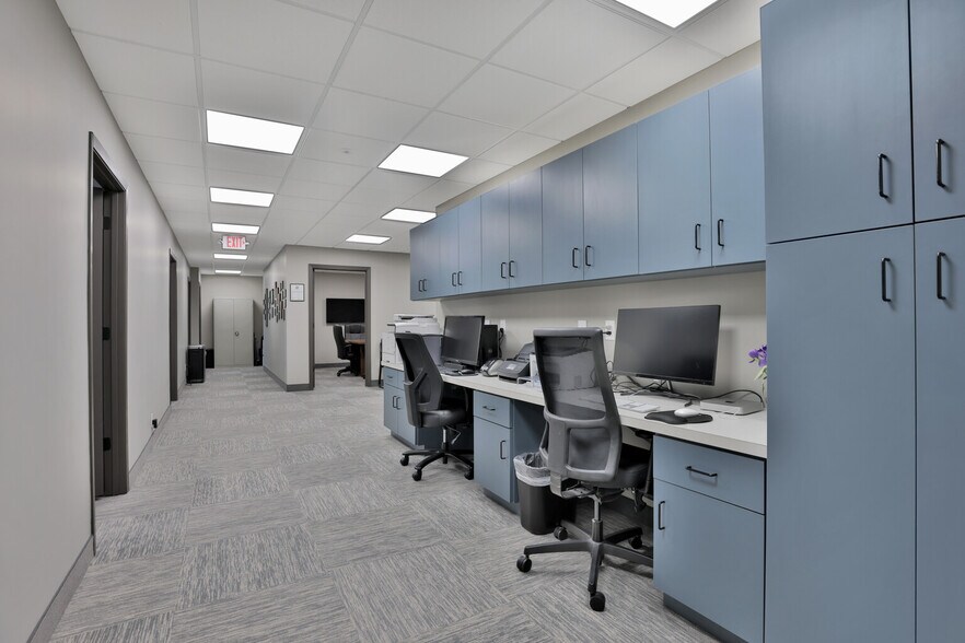 More Photos Of 3570 Lexington Ave N, Shoreview Office For Sale