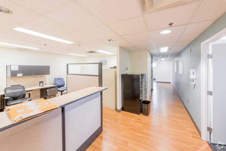 More Photos Of 45 Willard Ave, Providence Medical For Sale