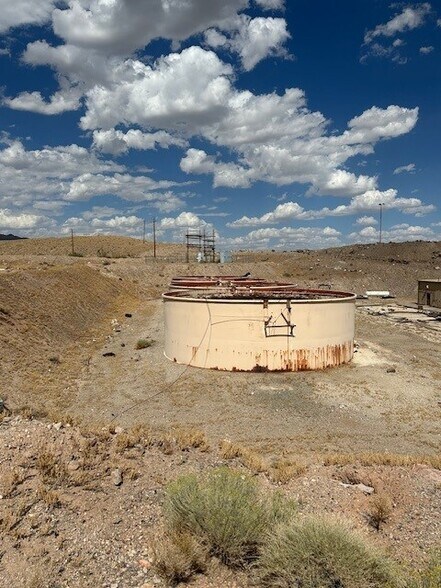 More Photos Of 1 To 1 Mill, Silverpeak Land For Sale