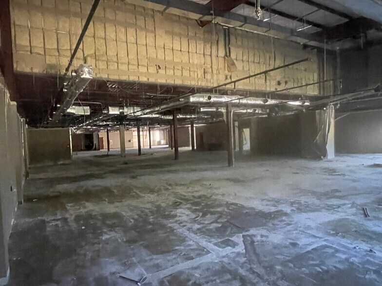 More Photos Of 177 Technology Pky, Auburn Light Manufacturing For Sale