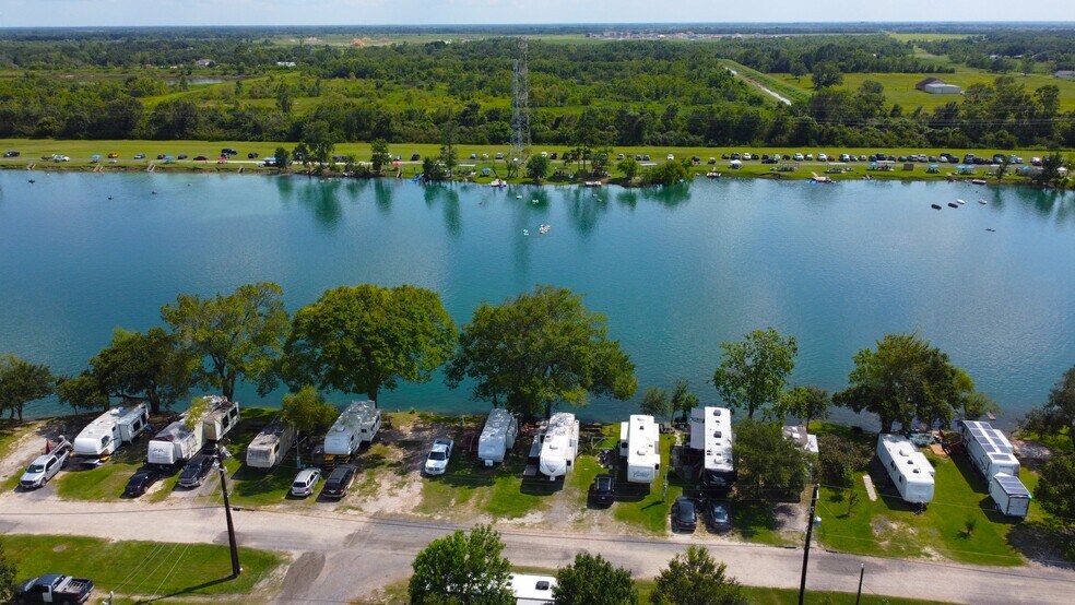 More Photos Of 19230 Morris Ave, Manvel Trailer Camper Park For Sale