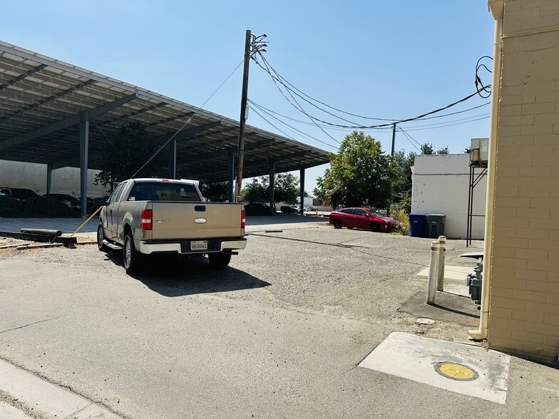 More Photos Of 408 E Yosemite Ave, Madera Freestanding For Sale