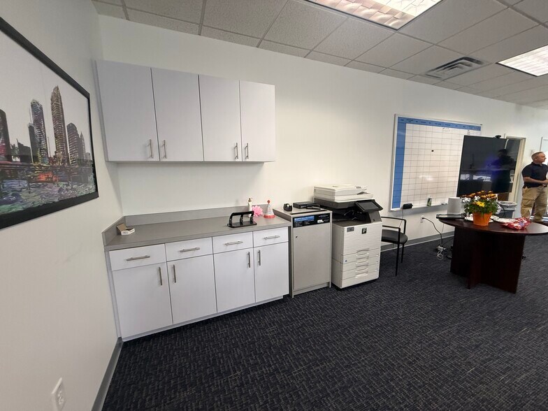 More Photos Of 5100 W Kennedy Blvd, Tampa Office For Lease
