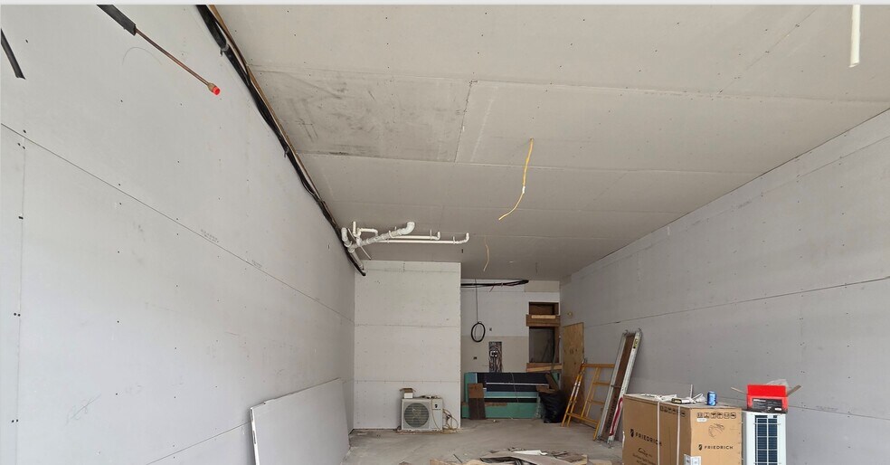 More Photos Of 2022-2024 Freeman Ave, Cincinnati Apartments For Lease