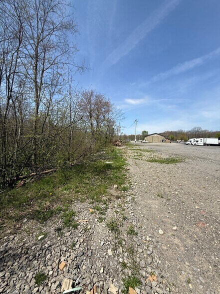 More Photos Of 4881 Pittsburgh Rd, Harrisville Light Distribution For Sale