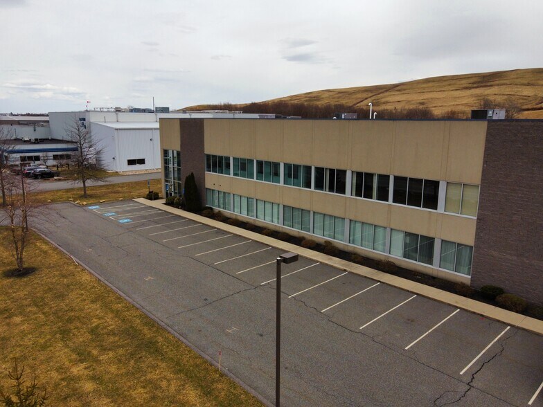 More Photos Of 231 Commerce Dr, Fall River Warehouse For Lease