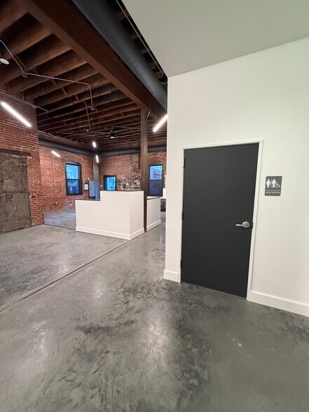 More Photos Of 214 W 21st St, Kansas City Loft Creative Space For Sale