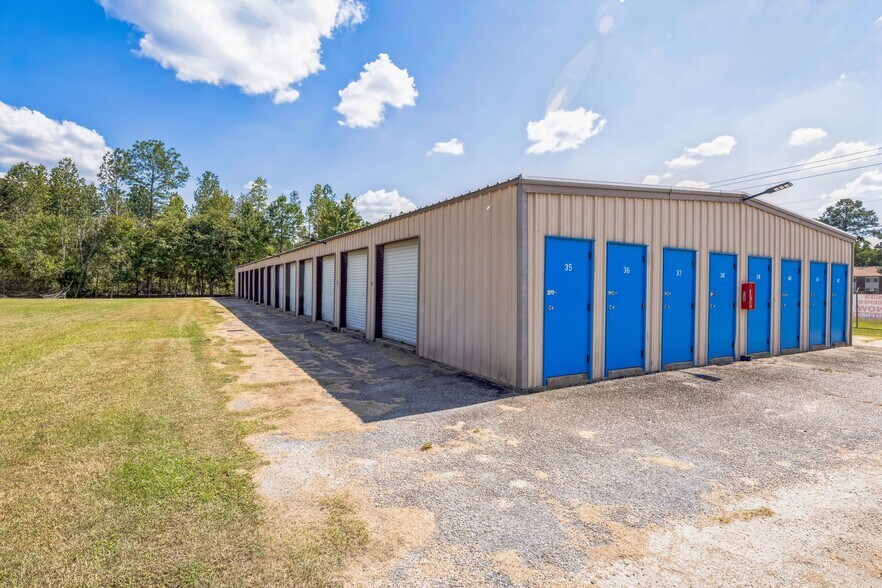 More Photos Of 557 N Pike E, Sumter Self Storage For Sale