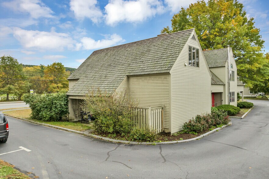 More Photos Of 68 Lyme Rd, Hanover Office Residential For Sale