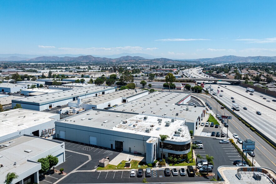 More Photos Of 1611 W Pomona Rd, Corona Unknown For Lease