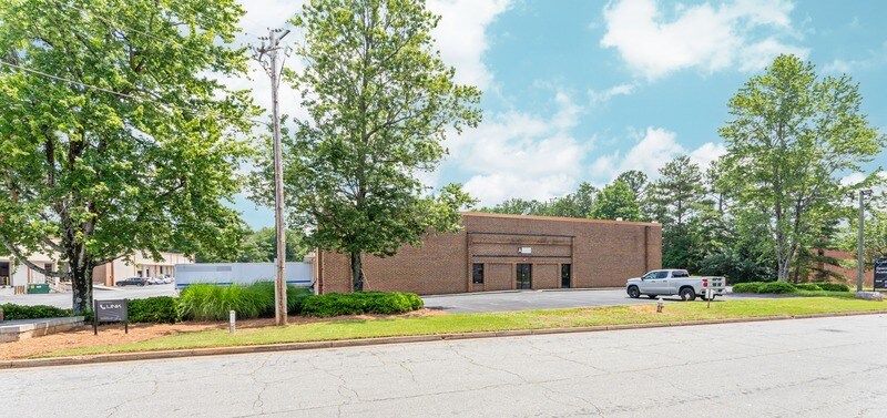 Primary Photo Of 990 Norcross Industrial Ct, Norcross Warehouse For Lease