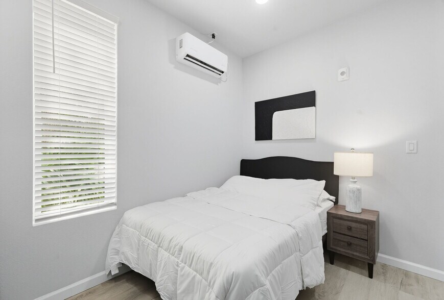More Photos Of 715 28th St, Galveston Multifamily For Sale