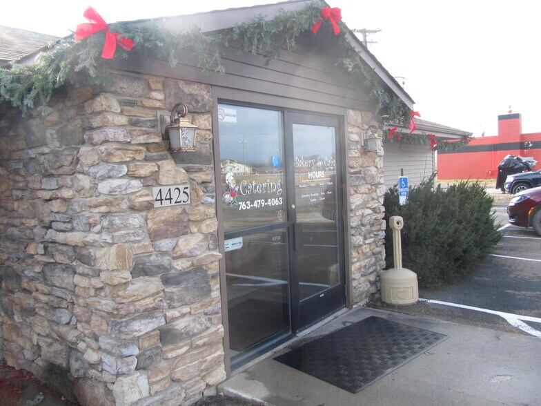 More Photos Of 4425 Highway 55, Medina Restaurant For Sale