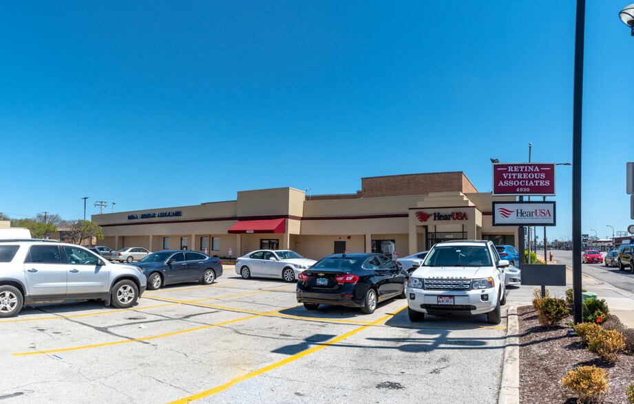 More Photos Of 4932-5000 W 95th St, Oak Lawn Unknown For Lease