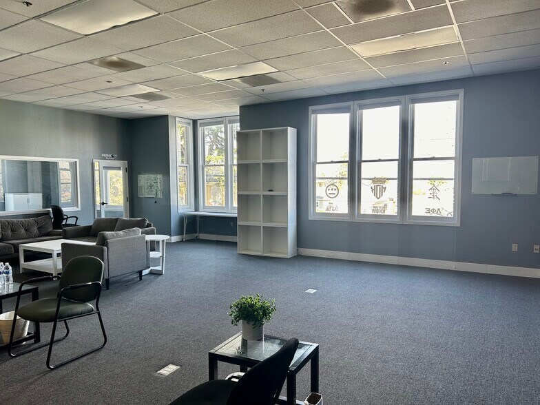More Photos Of 3902-3920 Smith St, Union City Unknown For Lease