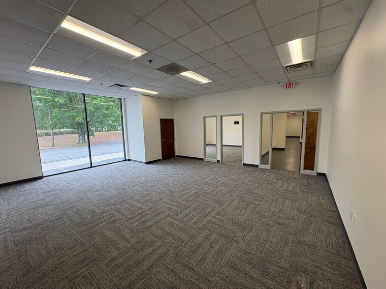 More Photos Of 7575 Ponce de Leon Cir, Atlanta Warehouse For Lease