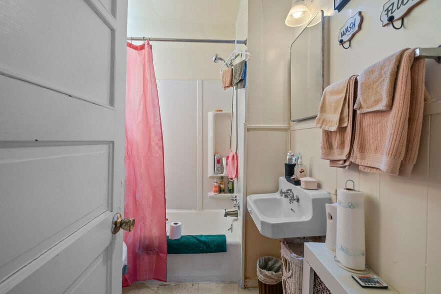 More Photos Of 3600 Greenmount Ave, Baltimore Multifamily For Sale