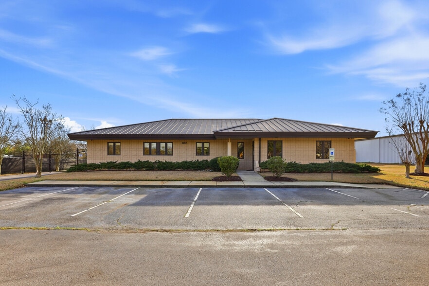 Primary Photo Of 2857 Hull Rd, Kinston Office For Sale