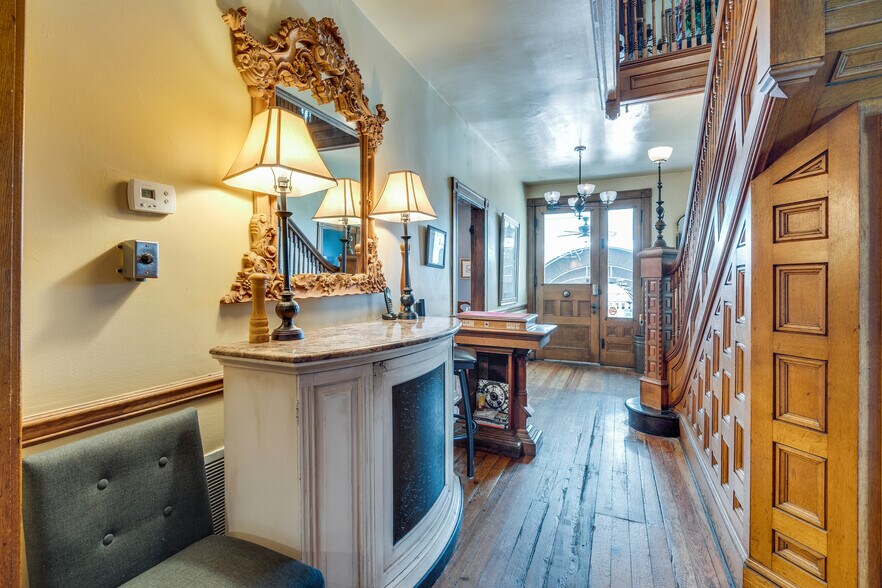 More Photos Of 412 6th St, Bristol Restaurant For Sale