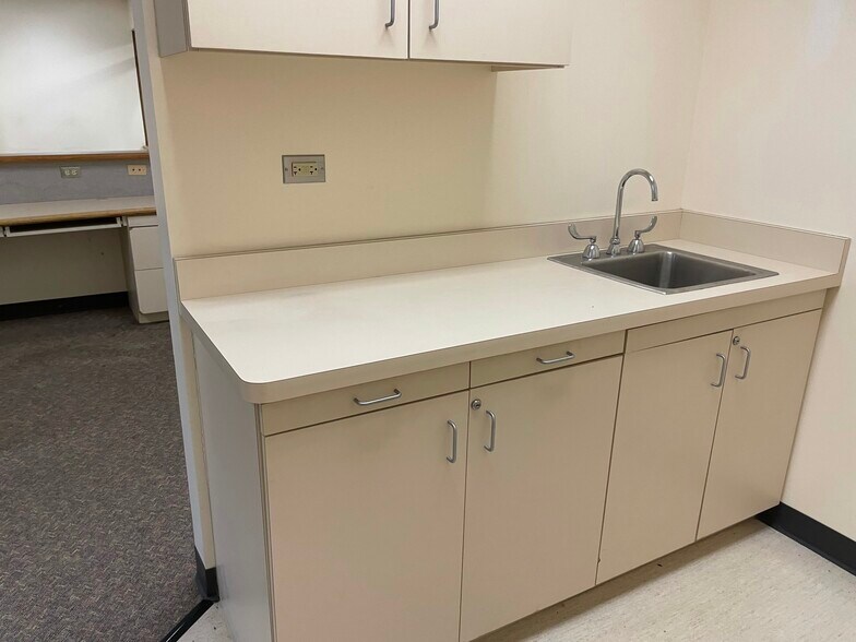 More Photos Of 1170 E Belvidere Rd, Grayslake Medical For Lease