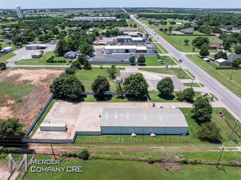 More Photos Of 10108 NW 10th St, Yukon Warehouse For Sale