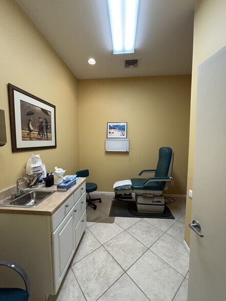 More Photos Of 356 East Ave, Pawtucket Freestanding For Sale