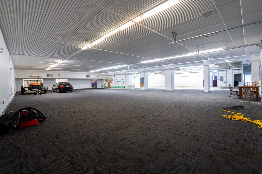 More Photos Of 21 1/2 W Main St, South Vienna Post Office For Sale