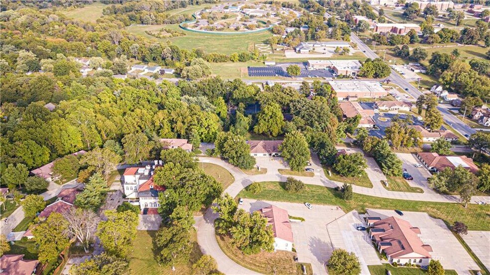 Primary Photo Of 1011 E Saint Maartens Dr, Saint Joseph Medical For Lease