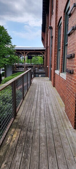 More Photos Of 205 Manufacturers Rd, Chattanooga General Retail For Lease