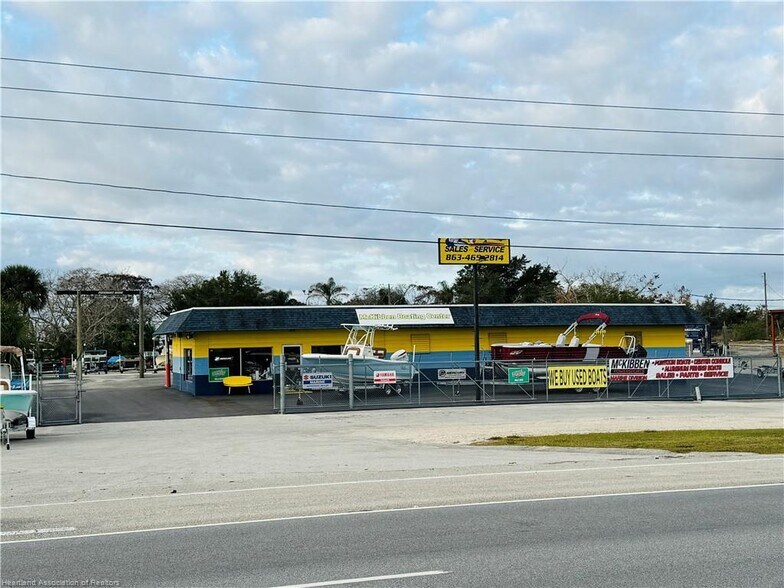 More Photos Of 1130 US Highway 27 N, Lake Placid Freestanding For Sale