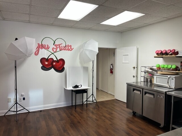 More Photos Of 2441 NW 93rd Ave, Miami Showroom For Sale