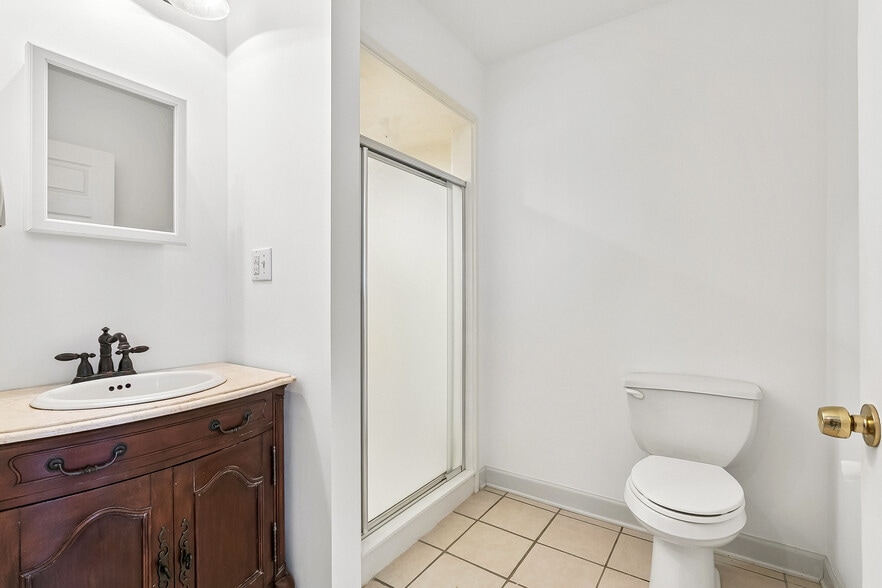 More Photos Of 201 23rd St, Kenner Warehouse For Sale