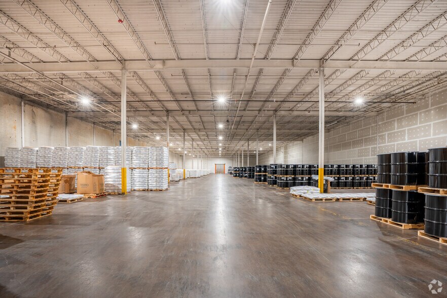 More Photos Of 650 S 23rd St, Beaumont Warehouse For Lease