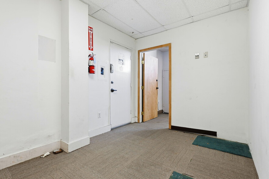 More Photos Of 699 Portola Dr, San Francisco General Retail For Lease