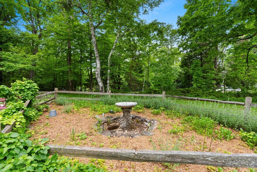 More Photos Of 10320 Water Steet, Sister Bay Storefront Retail Office For Sale