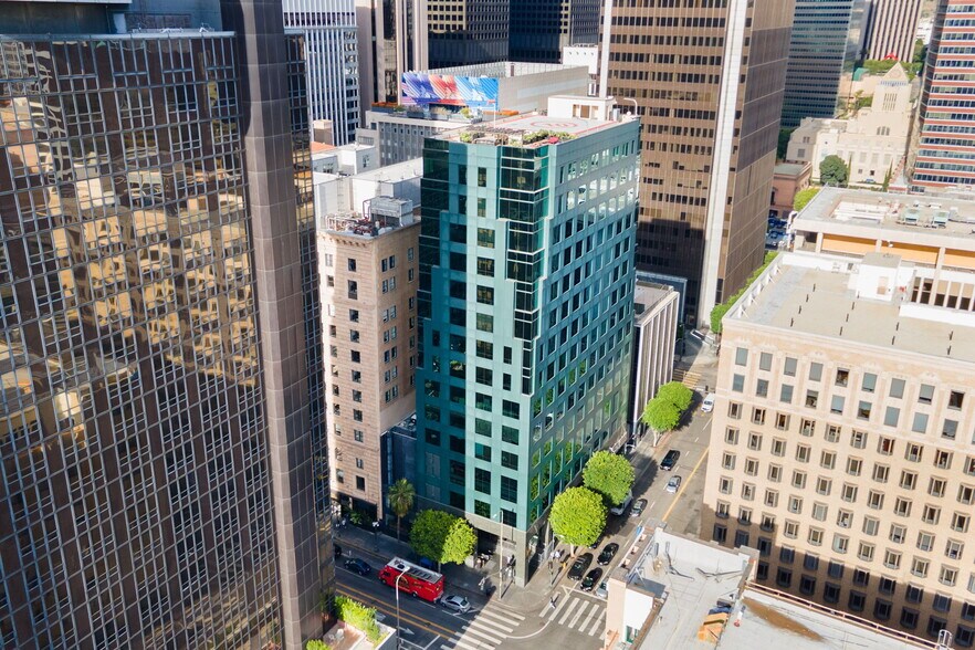 More Photos Of 701 W 7th St, Los Angeles Apartments For Lease