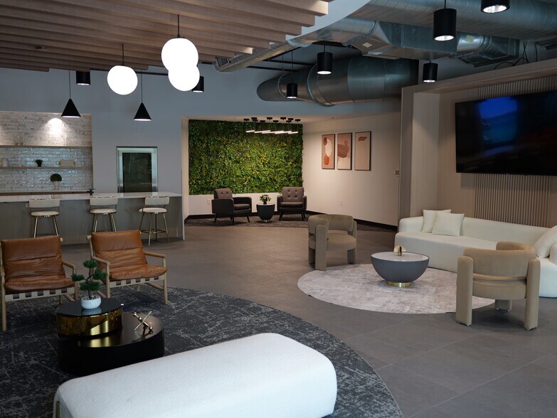 More Photos Of 429 S Keller Rd, Orlando Loft Creative Space For Lease