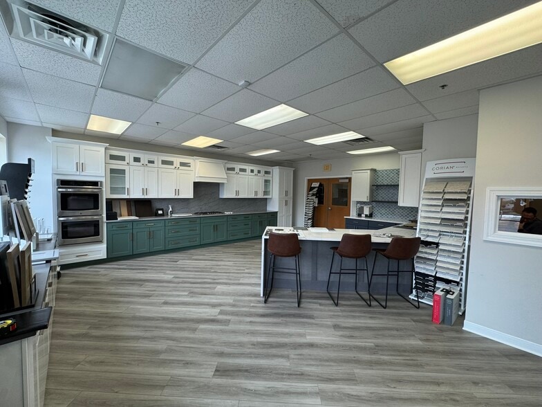 More Photos Of 3303 William Richardson Dr, South Bend Light Manufacturing For Sale