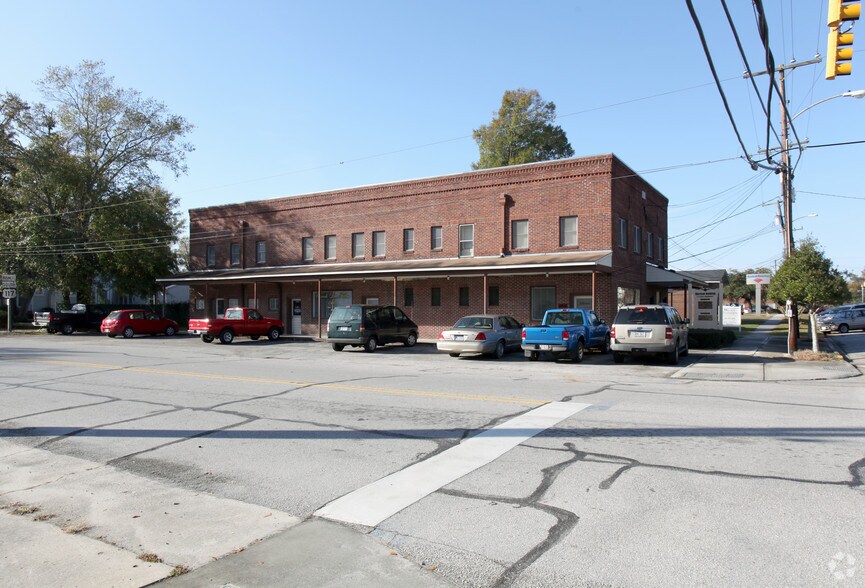 Primary Photo Of 111 E Fremont St, Burgaw Office For Lease