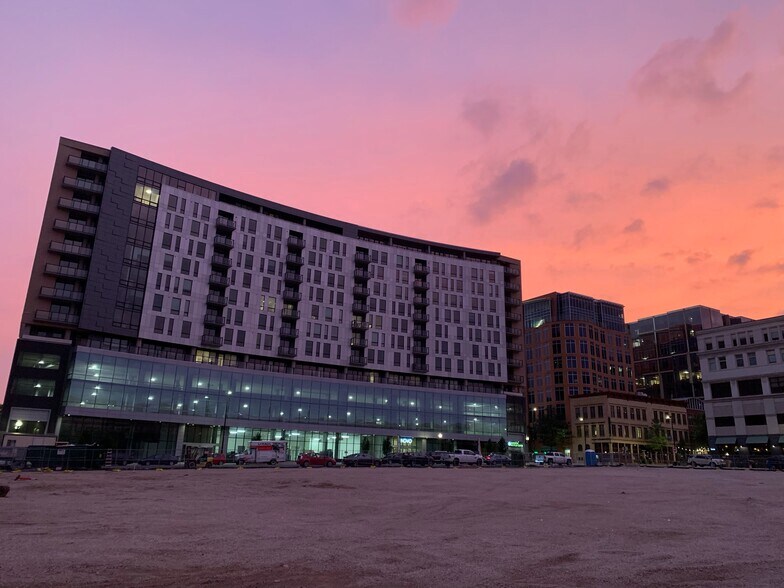 More Photos Of 216 S Pinckney St, Madison Apartments For Lease