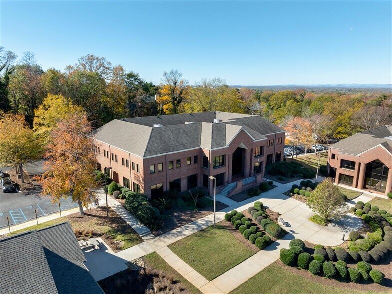 More Photos Of 330 Pelham Rd, Greenville Medical For Lease