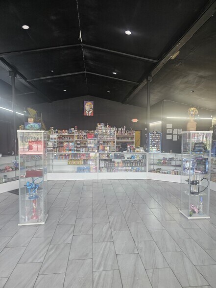 More Photos Of 5940 Merrill Rd, Jacksonville Storefront For Sale