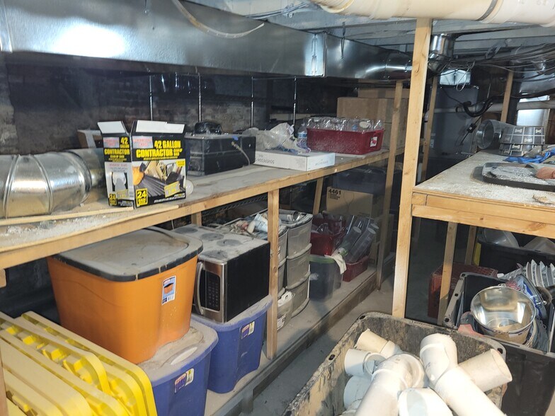More Photos Of 90 E Jefferson St, Franklin Specialty For Lease