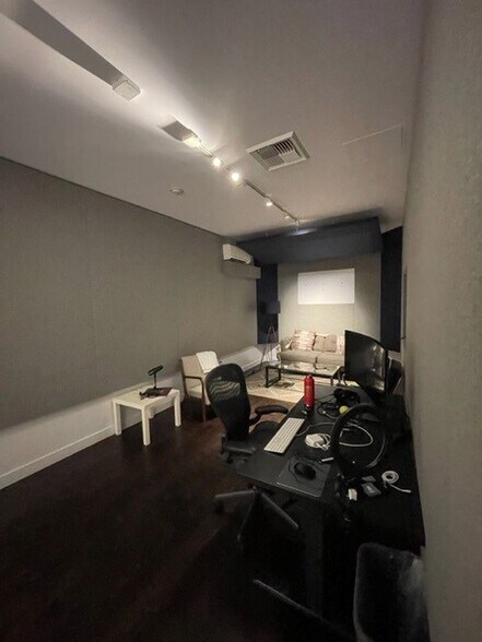 More Photos Of 835 N Seward St, Los Angeles Loft Creative Space For Lease